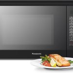 Panasonic Four à Micro-ondes et Gril avec Plateau Tournant, 31 litres, Aacier Inoxydable, 1000 W, GrilL 1100 W, 24 Programmes Auto, Écran LCD, Capteur Genius, Menu Junior, Noir